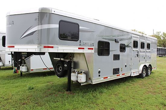 2020 Lakota C839 SR Charger 3 Horse Slant Load Gooseneck With Living ...